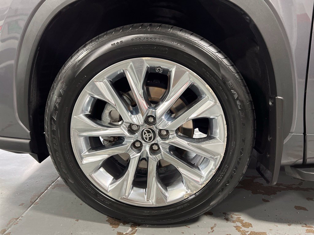 Used 2023 Toyota Highlander Limited AWD/4WD image 9