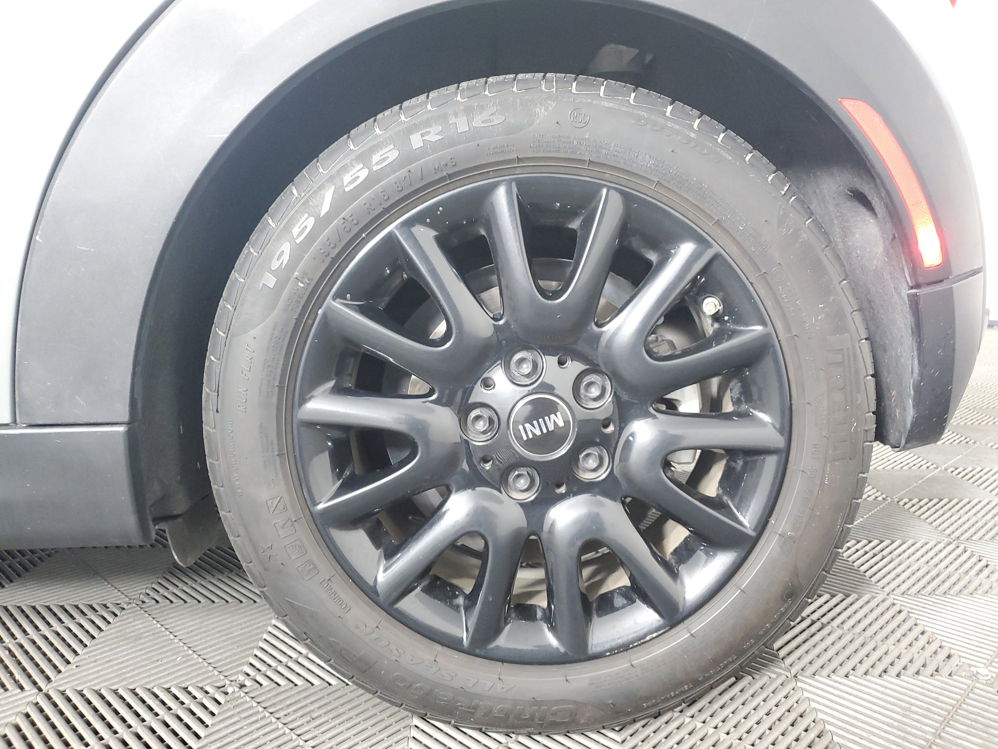 Used 2015 MINI Cooper 2-Door Hardtop image 30