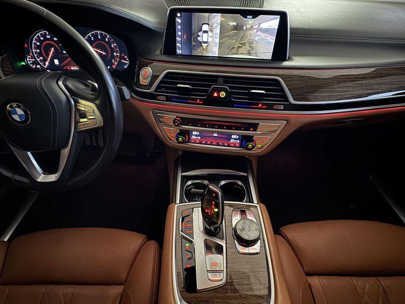 Used 2018 BMW 750i xDrive image 22