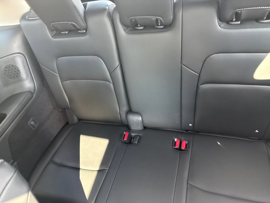 Used 2025 Nissan Pathfinder Platinum AWD/4WD image 31