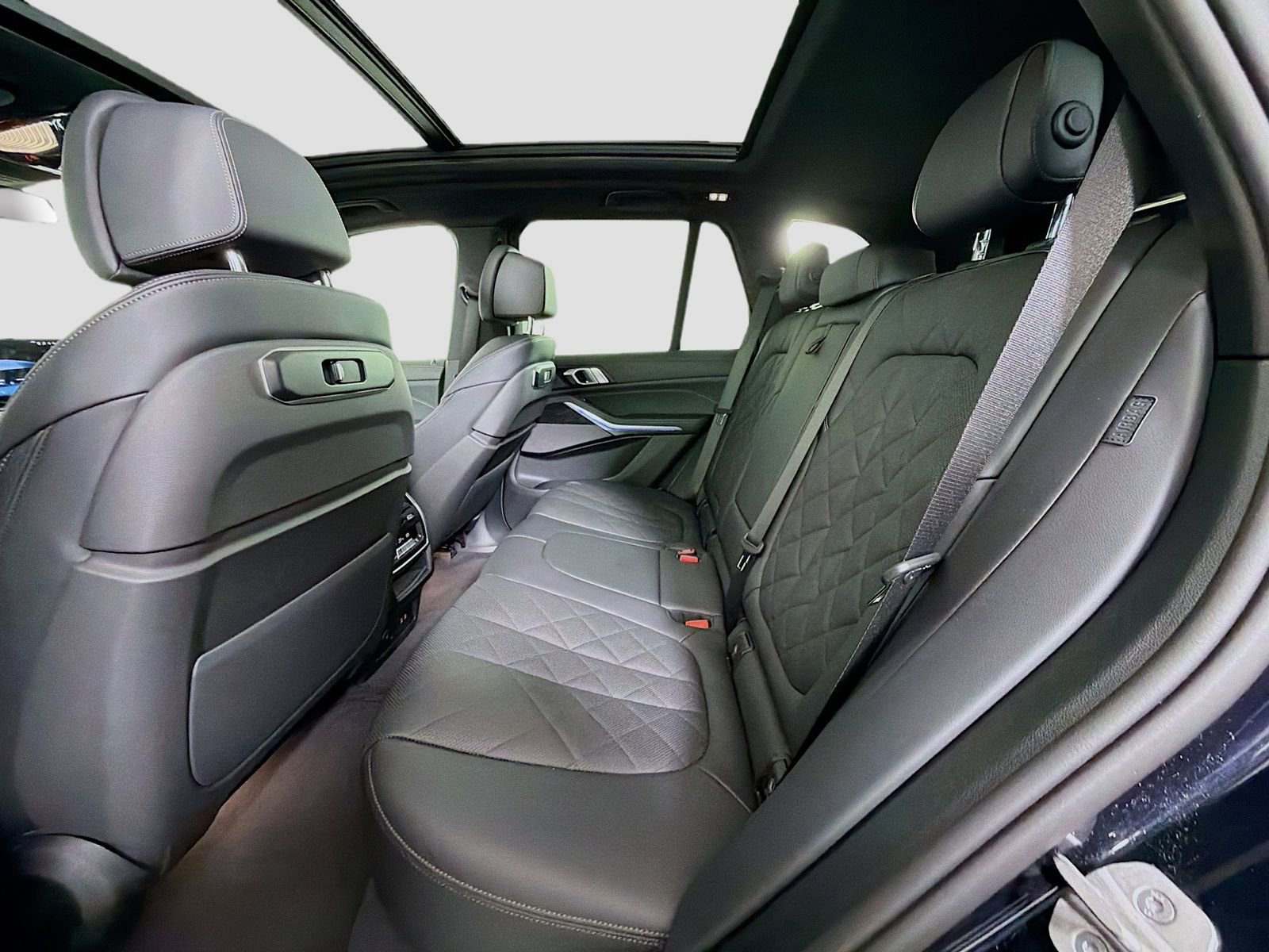 Used 2026 BMW X5 xDrive40i w/ M Sport Package image 24