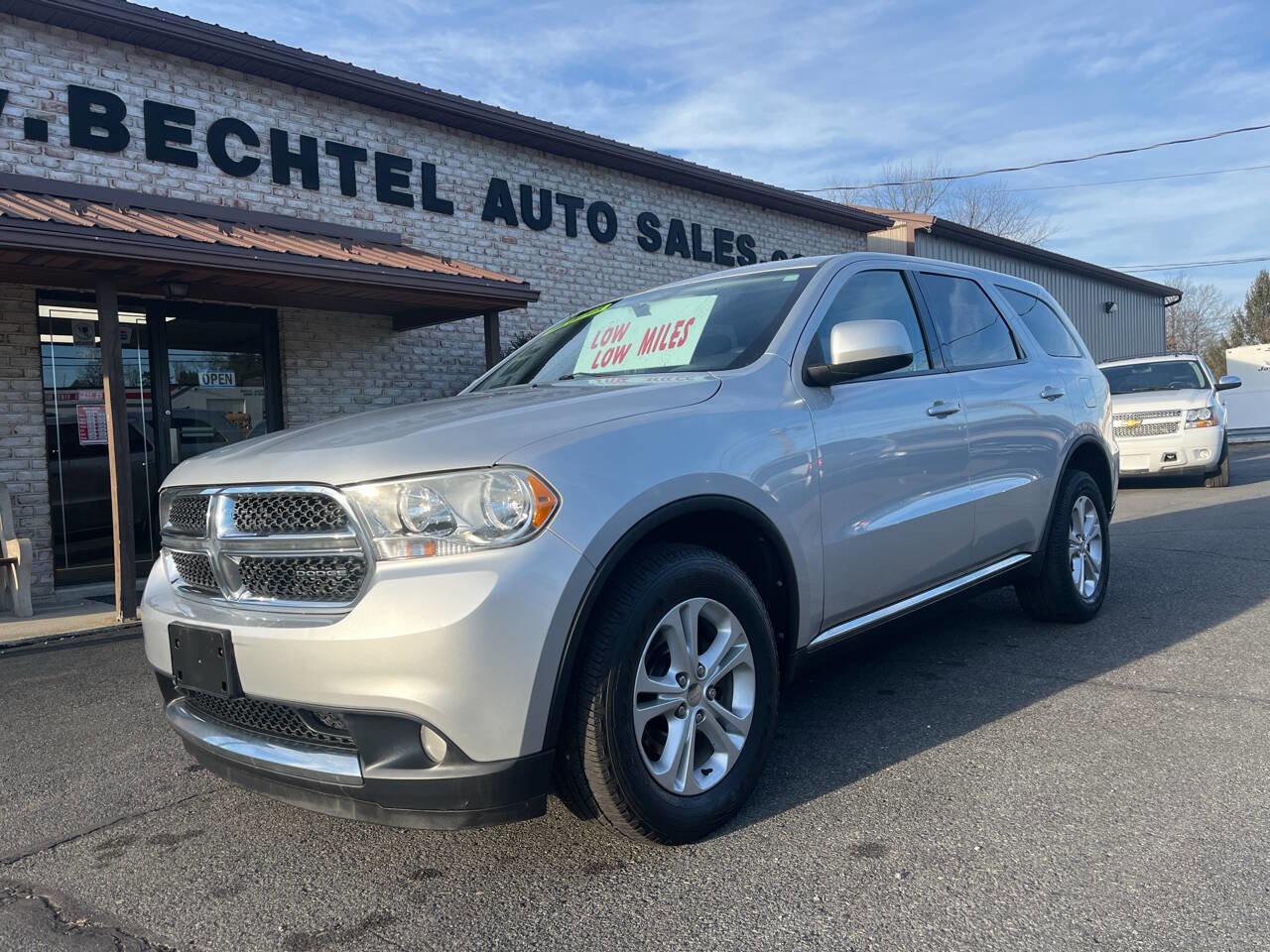 Used 2012 Dodge Durango SXT image 2