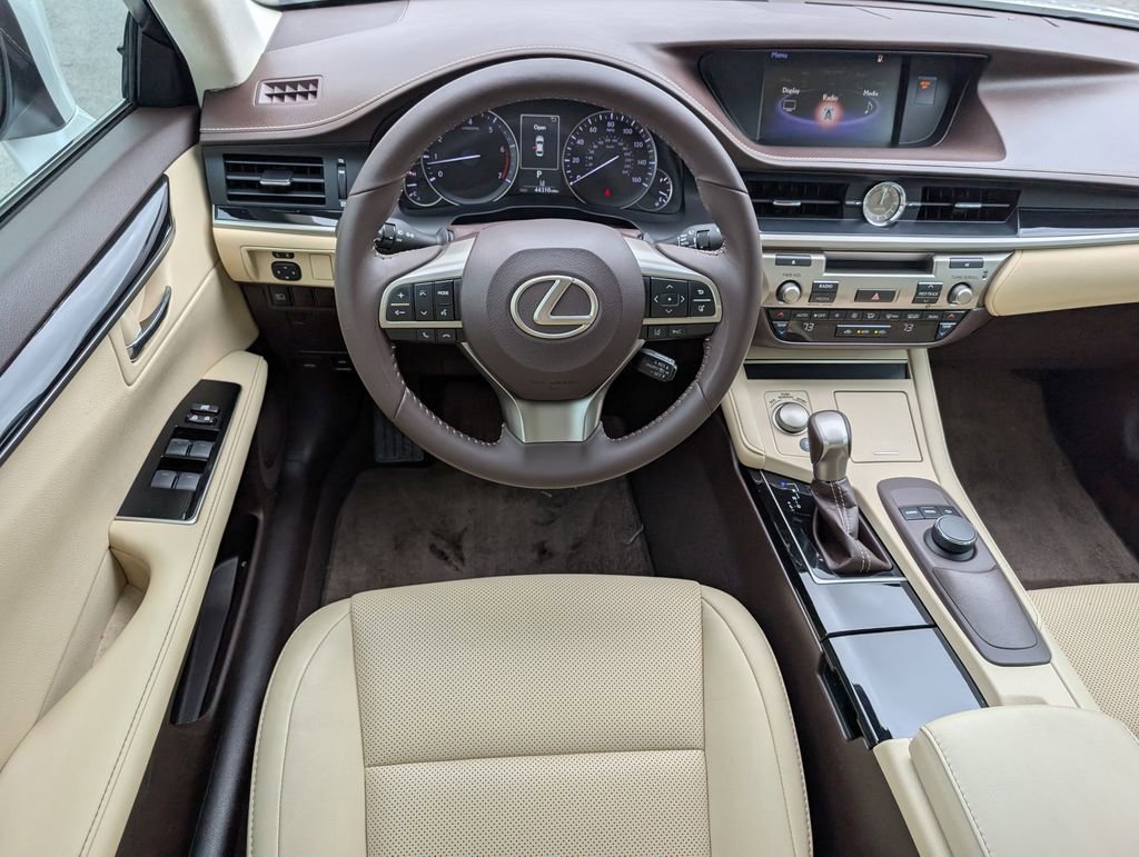 Used 2018 Lexus ES 350 w/ Accessory Package 2 FWD image 3