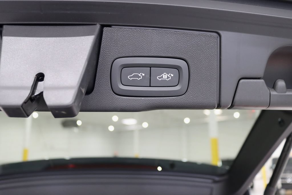 Used 2023 Volvo XC60 T8 Ultimate w/ Climate Package AWD/4WD image 40