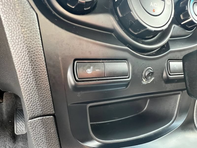 Used 2013 Ford Fiesta SE FWD image 30
