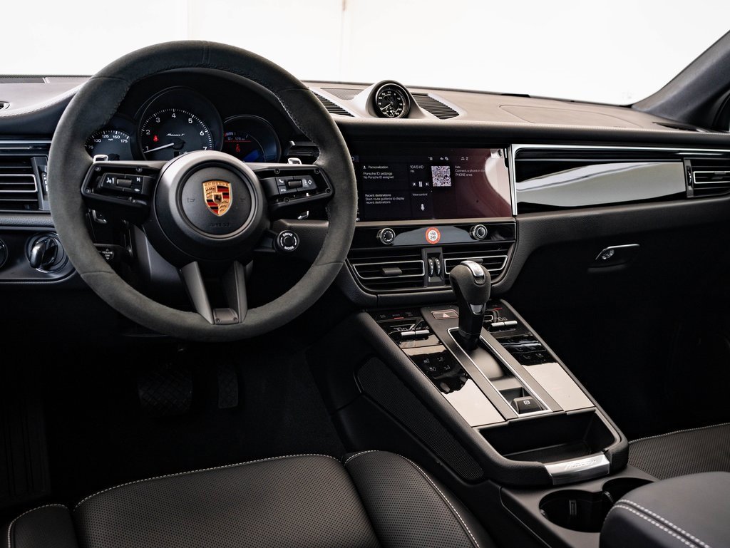 New 2026 Porsche Macan Turbo image 4