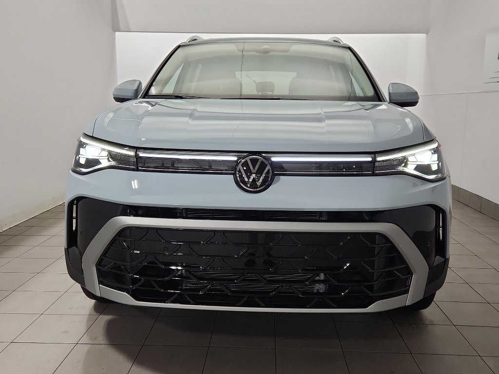 New 2026 Volkswagen Taos SEL image 3
