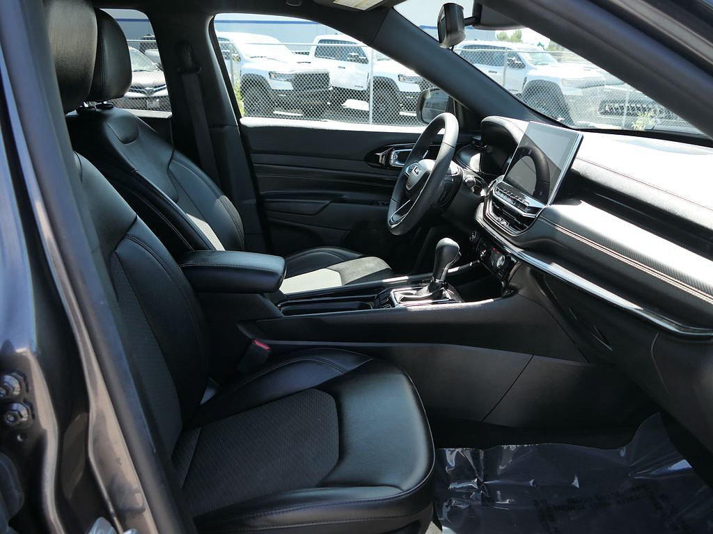 Used 2022 Jeep Compass Latitude FWD image 26