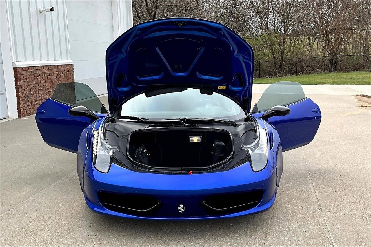 Used 2015 Ferrari 458 Italia Coupe RWD image 39