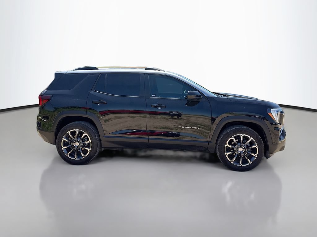 Used 2026 GMC Terrain Elevation w/ Elevation Premium Package FWD image 8