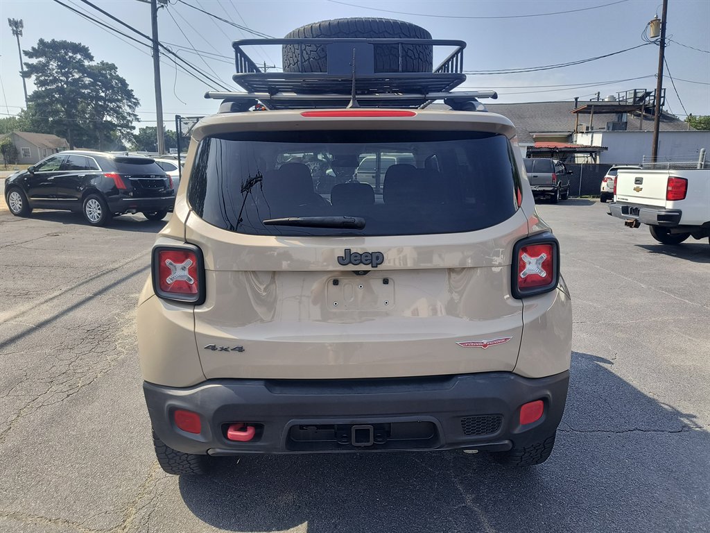 Used 2015 Jeep Renegade Trailhawk w/ Trailer Tow Group AWD/4WD image 4