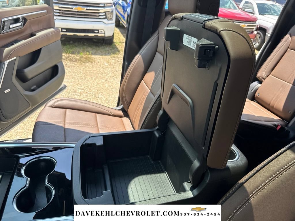 Used 2025 Chevrolet Suburban High Country w/ Sun And Tow Package AWD/4WD image 29