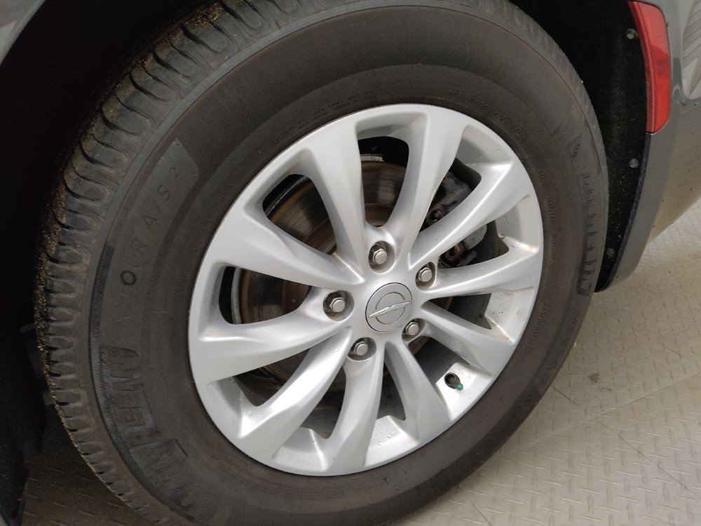 Used 2019 Chrysler Pacifica Touring-L FWD image 31