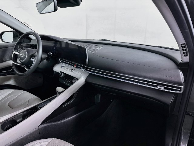 Used 2024 Hyundai Elantra Limited FWD image 30