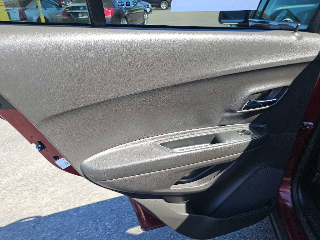 Used 2016 Chevrolet Trax LTZ image 37