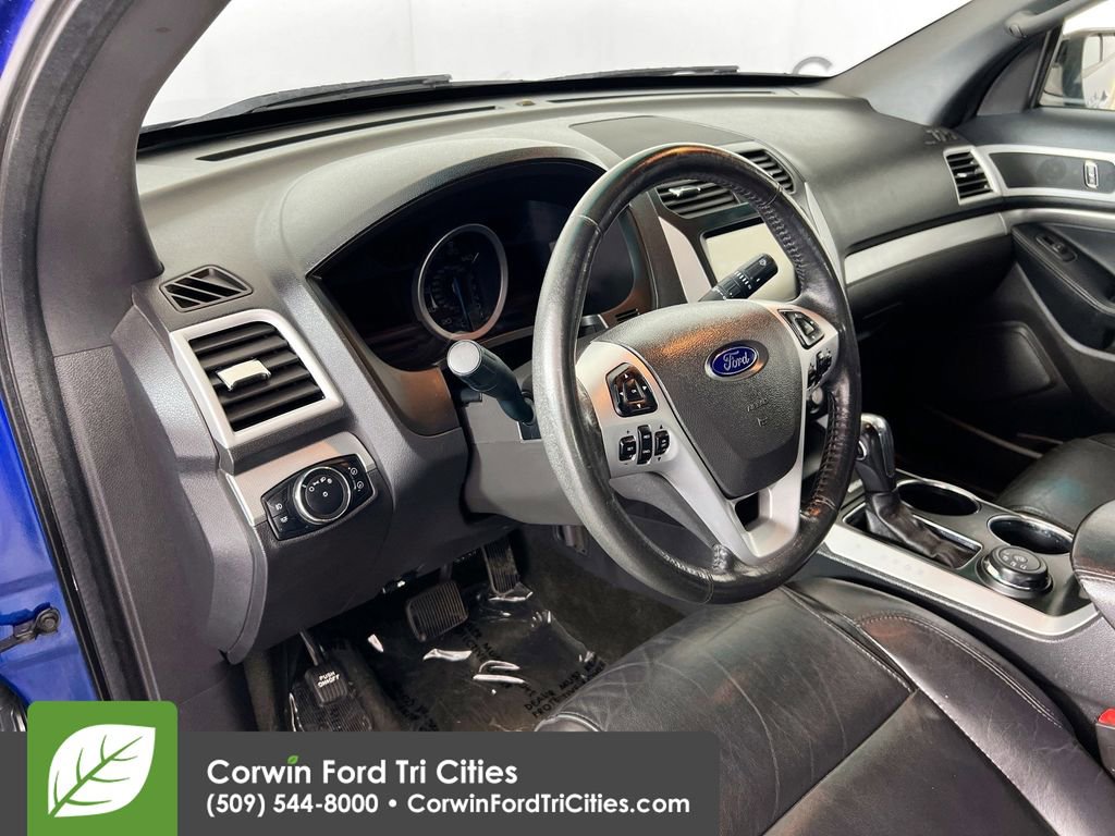 Used 2013 Ford Explorer XLT AWD/4WD image 3