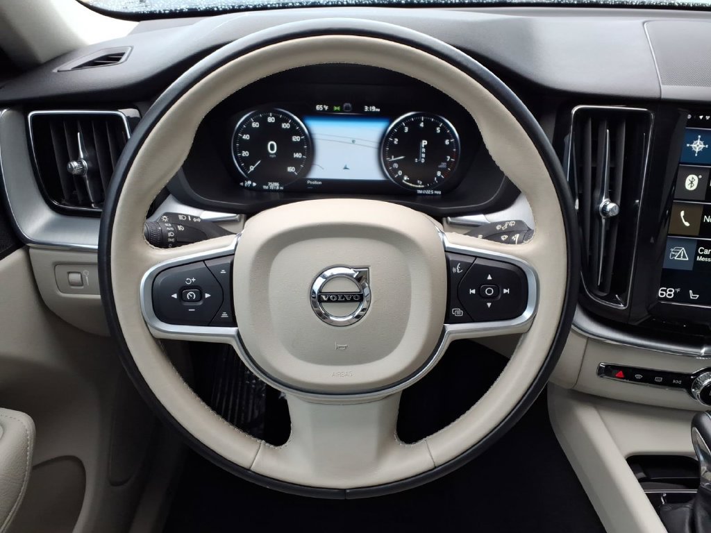 Used 2018 Volvo XC60 T6 Momentum w/ Convenience Package AWD/4WD image 13