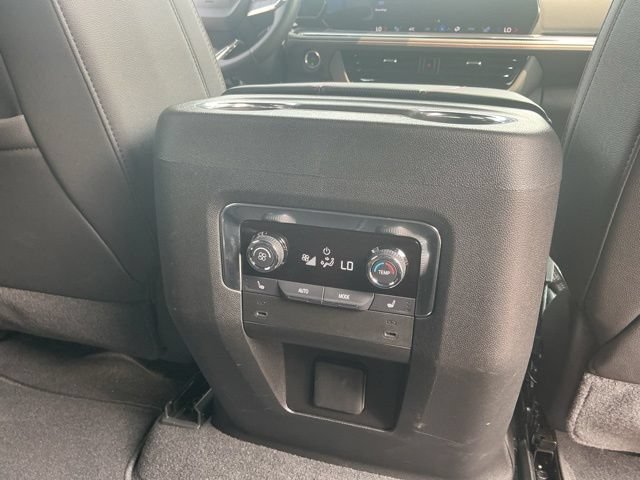 Used 2025 Chevrolet Suburban RST w/ Comfort Package AWD/4WD image 21