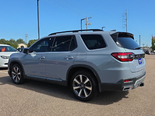 Certified 2024 Honda Pilot Touring image 5