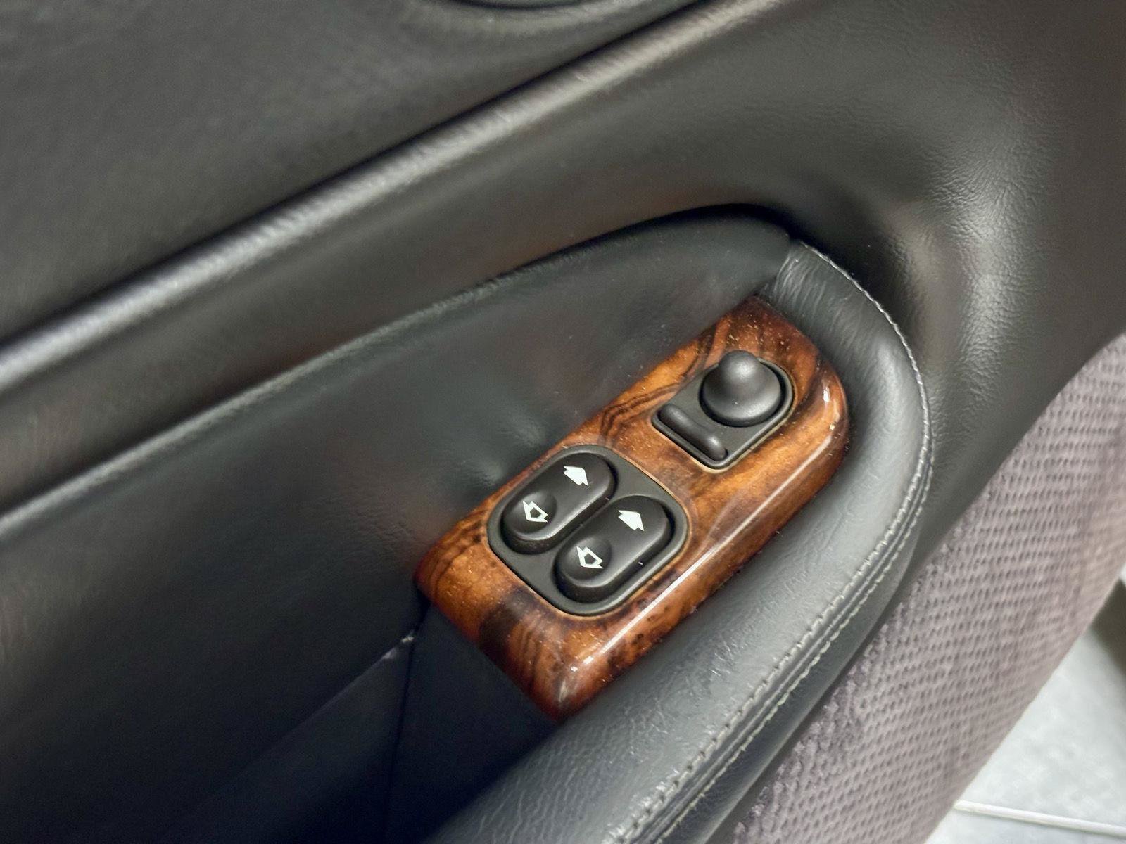 Used 2005 Jaguar XK8 Convertible RWD image 18
