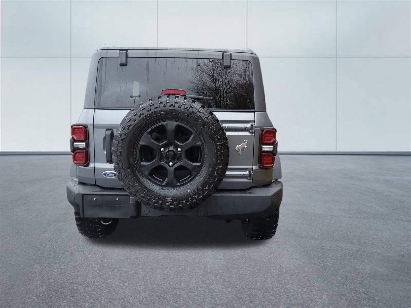 Used 2024 Ford Bronco Big Bend image 3