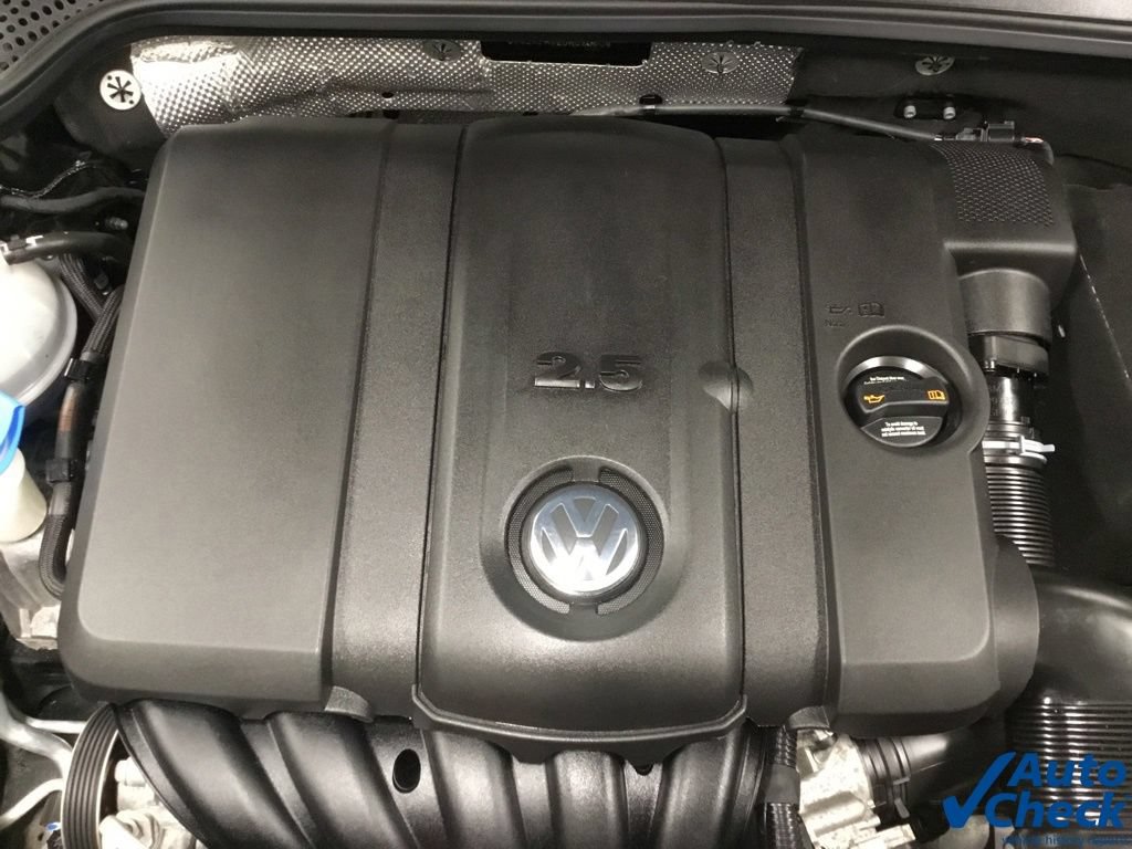 Used 2013 Volkswagen Beetle 2.5 FWD image 38