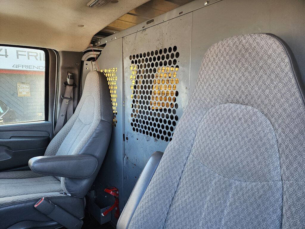 Used 2008 Chevrolet Express 2500 image 10