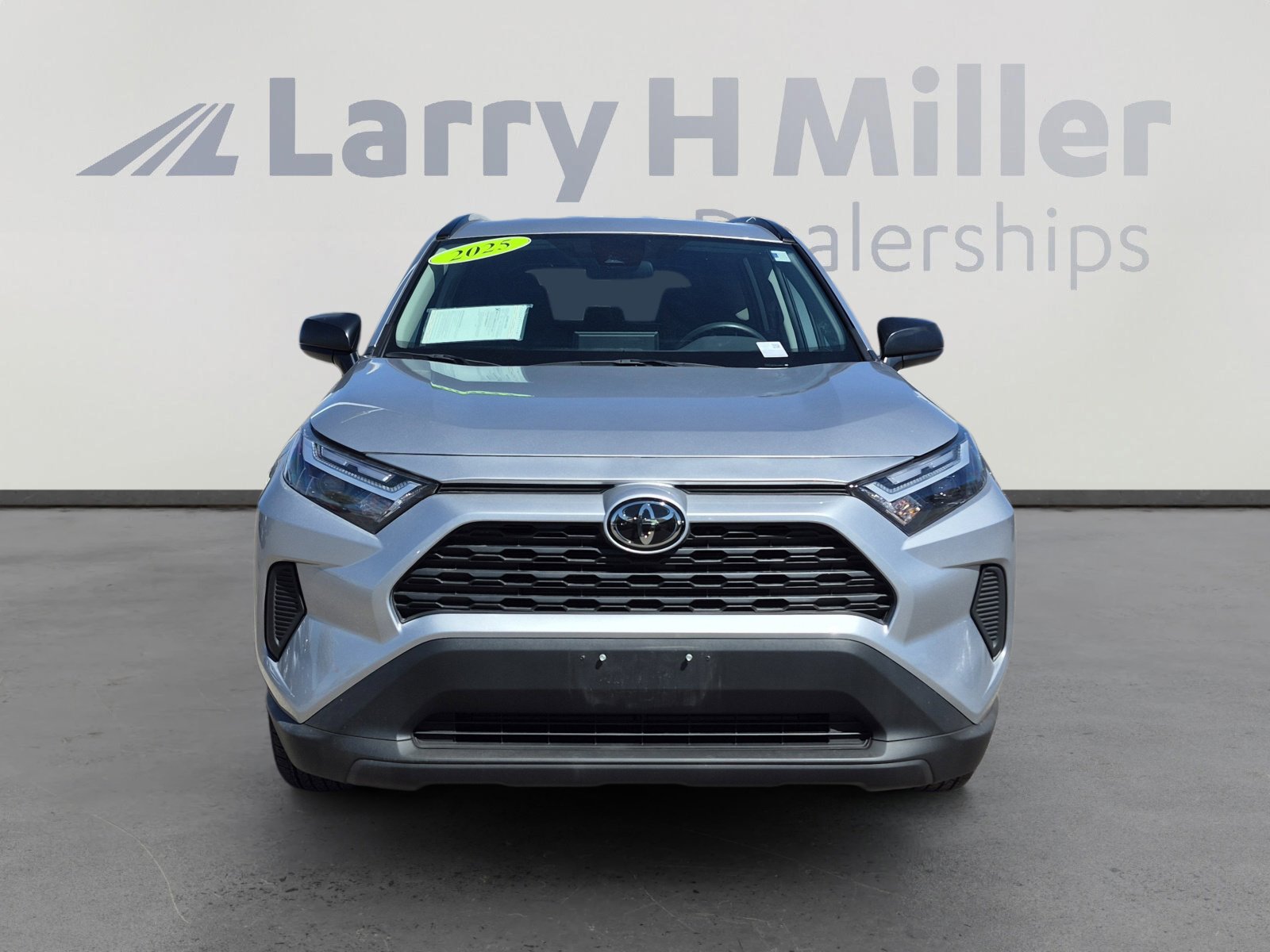 Used 2025 Toyota RAV4 LE image 8