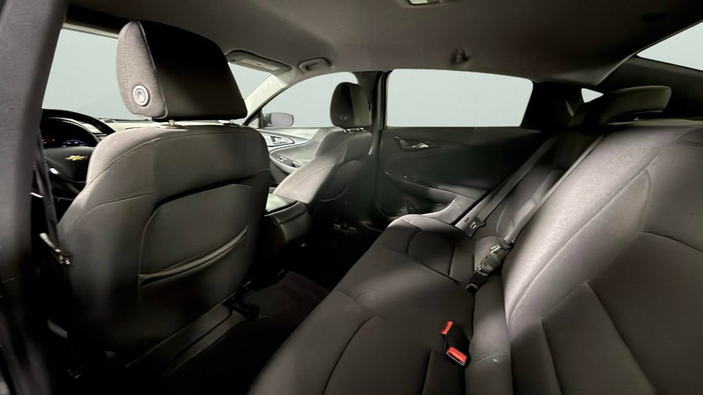 Used 2021 Chevrolet Malibu RS image 28