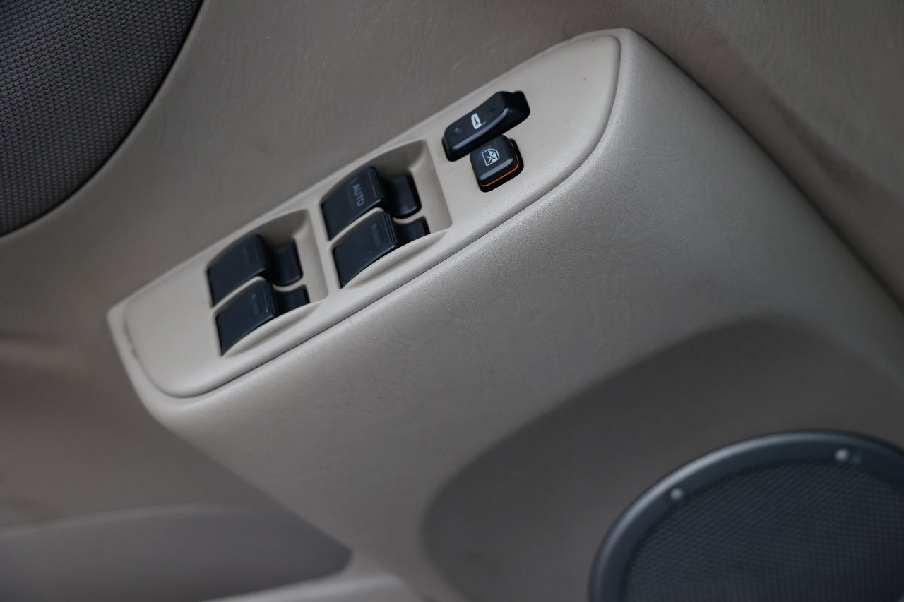 Used 2002 Toyota RAV4 2WD image 36