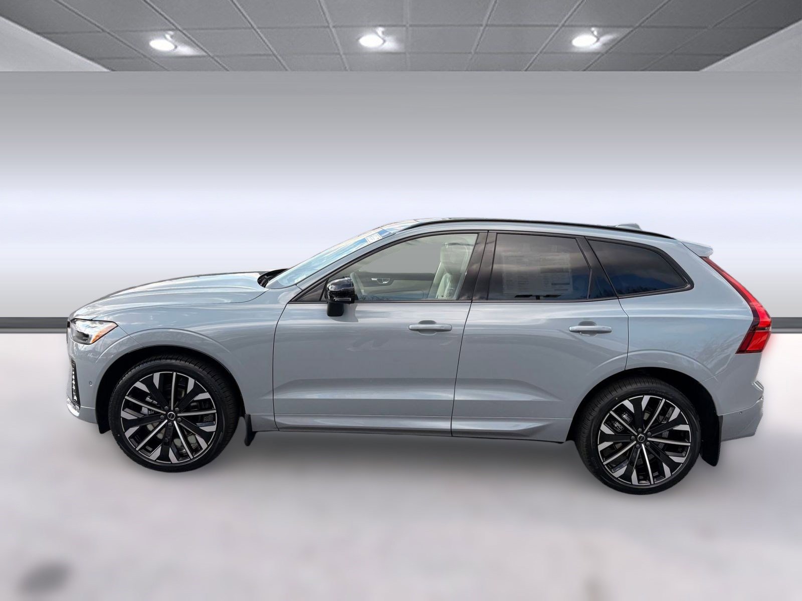 New 2026 Volvo XC60 B5 Ultra w/ Climate Package image 2