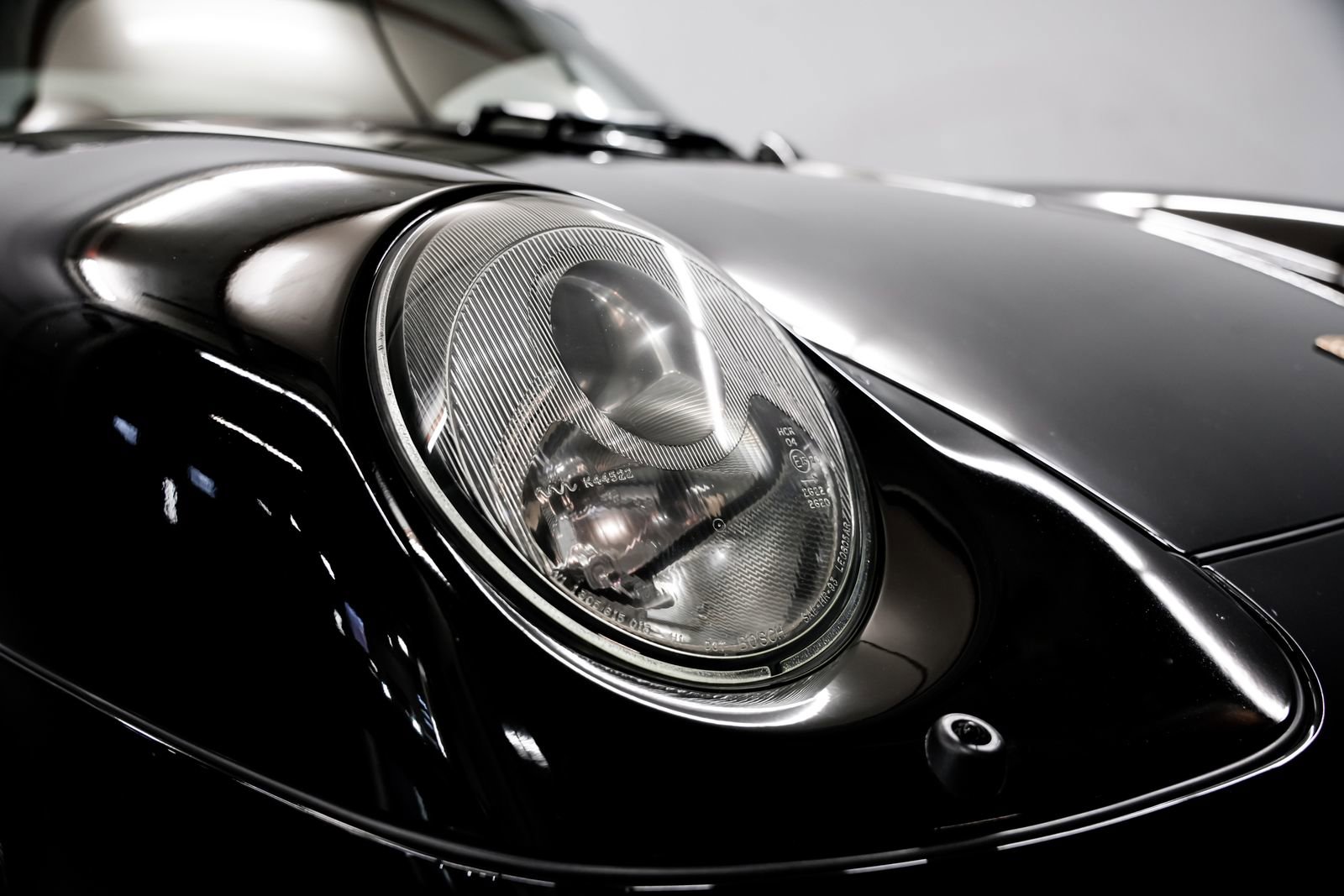 Used 1995 Porsche 911 Carrera RWD image 39