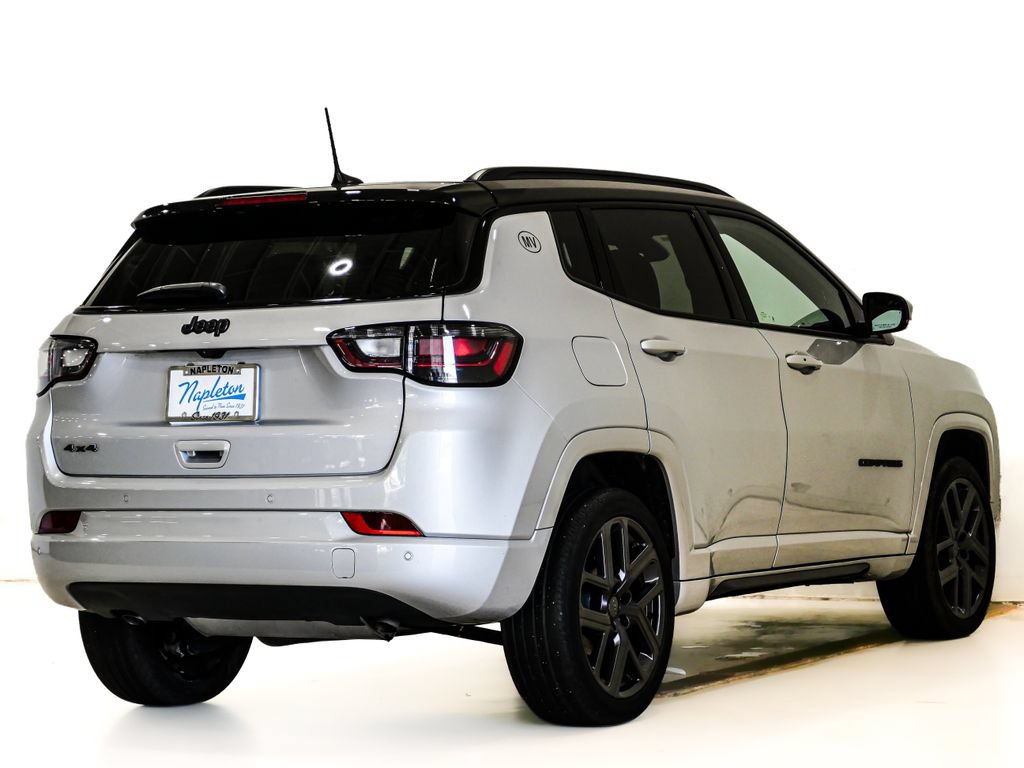 Used 2024 Jeep Compass Limited w/ High Altitude Package AWD/4WD image 7