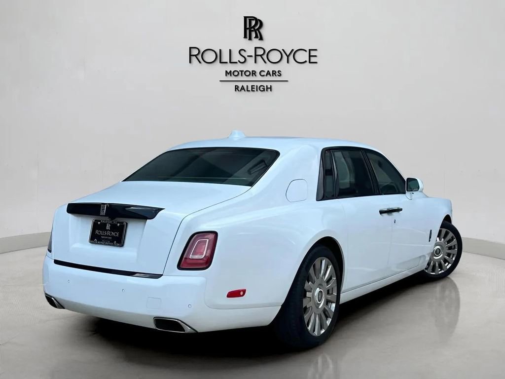 Used 2018 Rolls-Royce Phantom Sedan RWD image 4