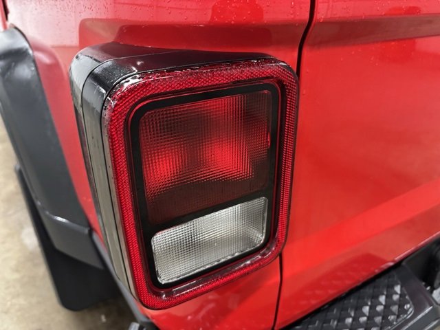Used 2024 Jeep Gladiator Sport image 7
