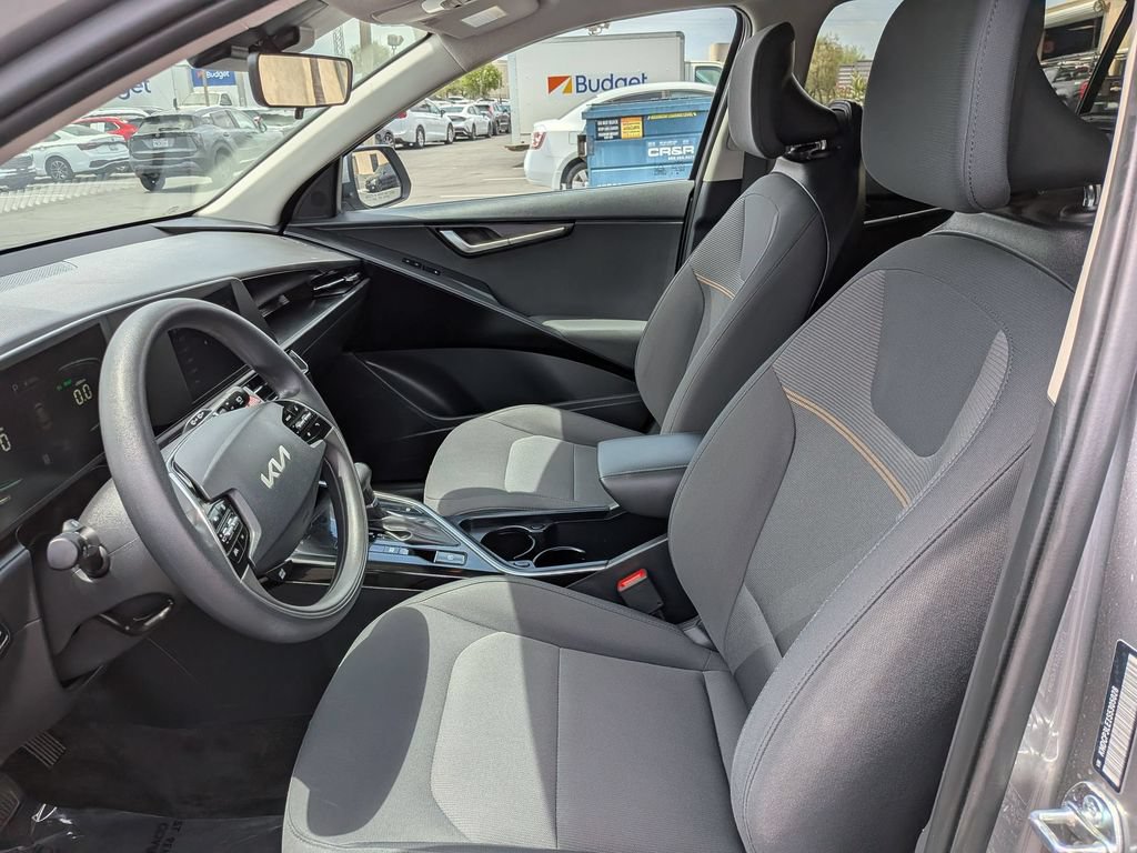 Used 2025 Kia Niro LX FWD image 15