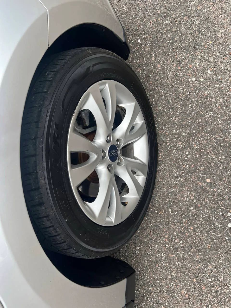 Used 2010 Ford Taurus SEL AWD/4WD image 16