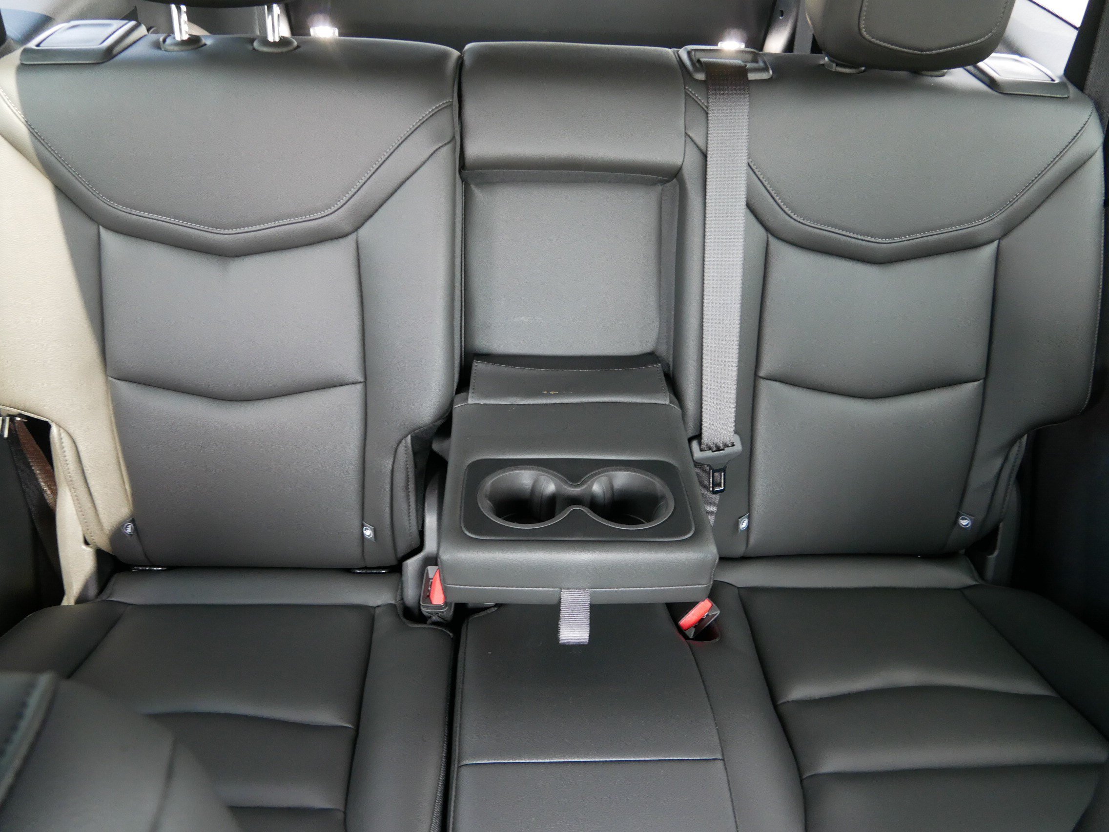 Used 2025 Cadillac XT6 Luxury FWD image 13