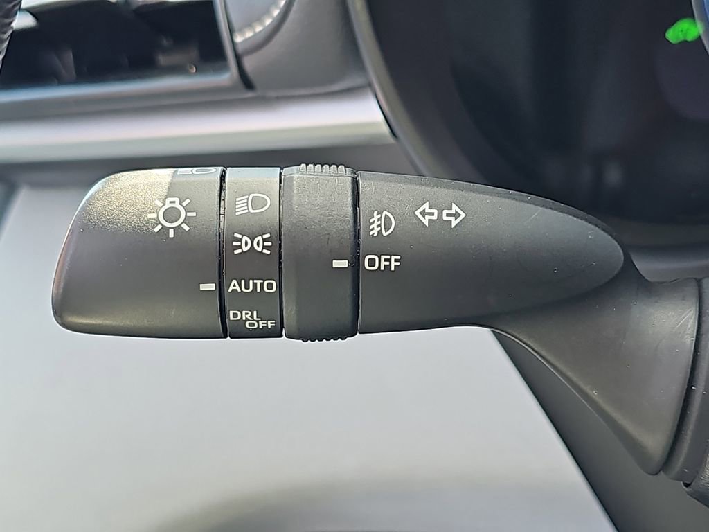 Used 2025 Toyota Sienna XSE AWD/4WD image 30