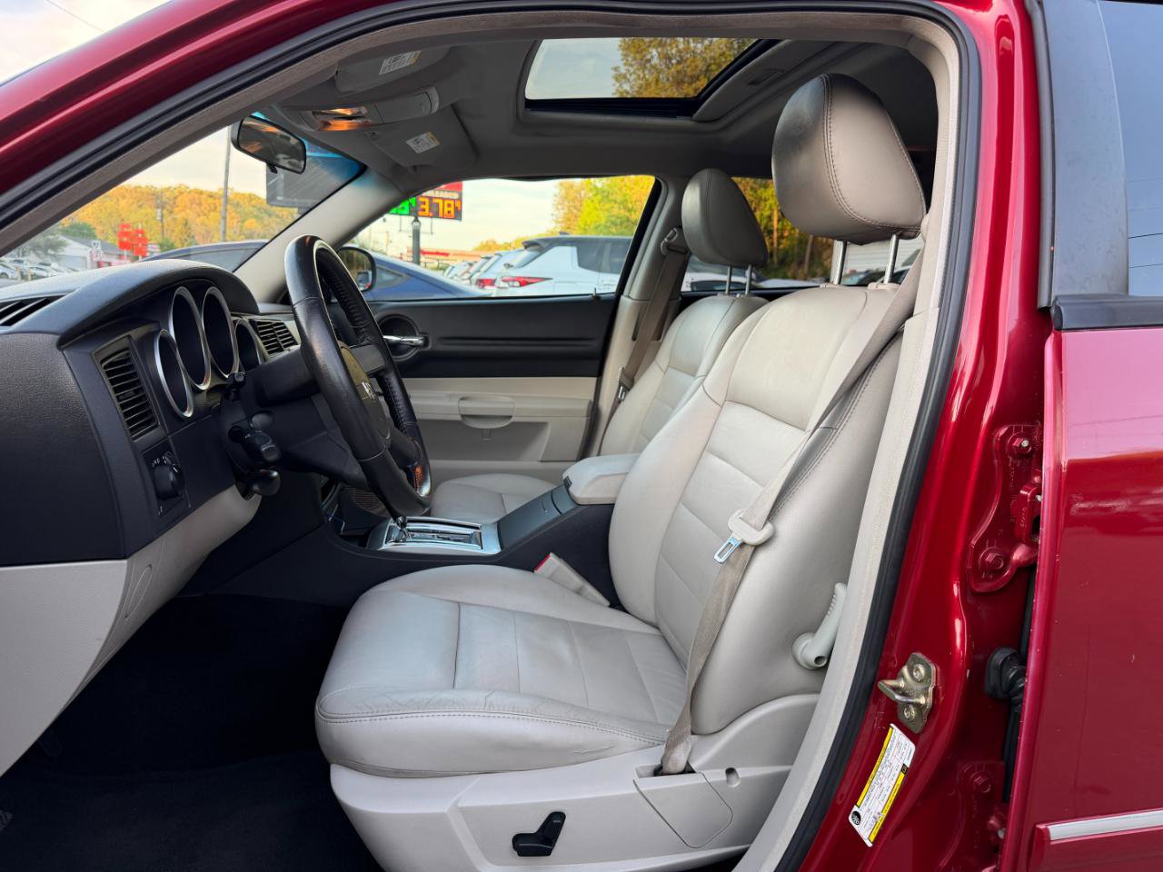 Used 2005 Dodge Magnum R/T RWD image 9