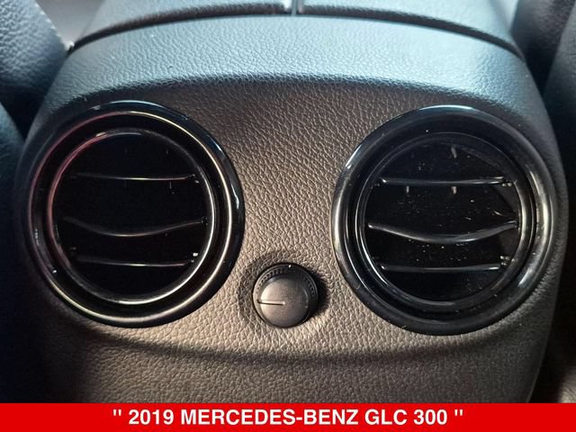Used 2019 Mercedes-Benz GLC 300 4MATIC image 30