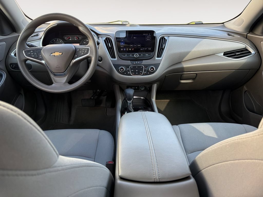 Used 2025 Chevrolet Malibu LT FWD image 10