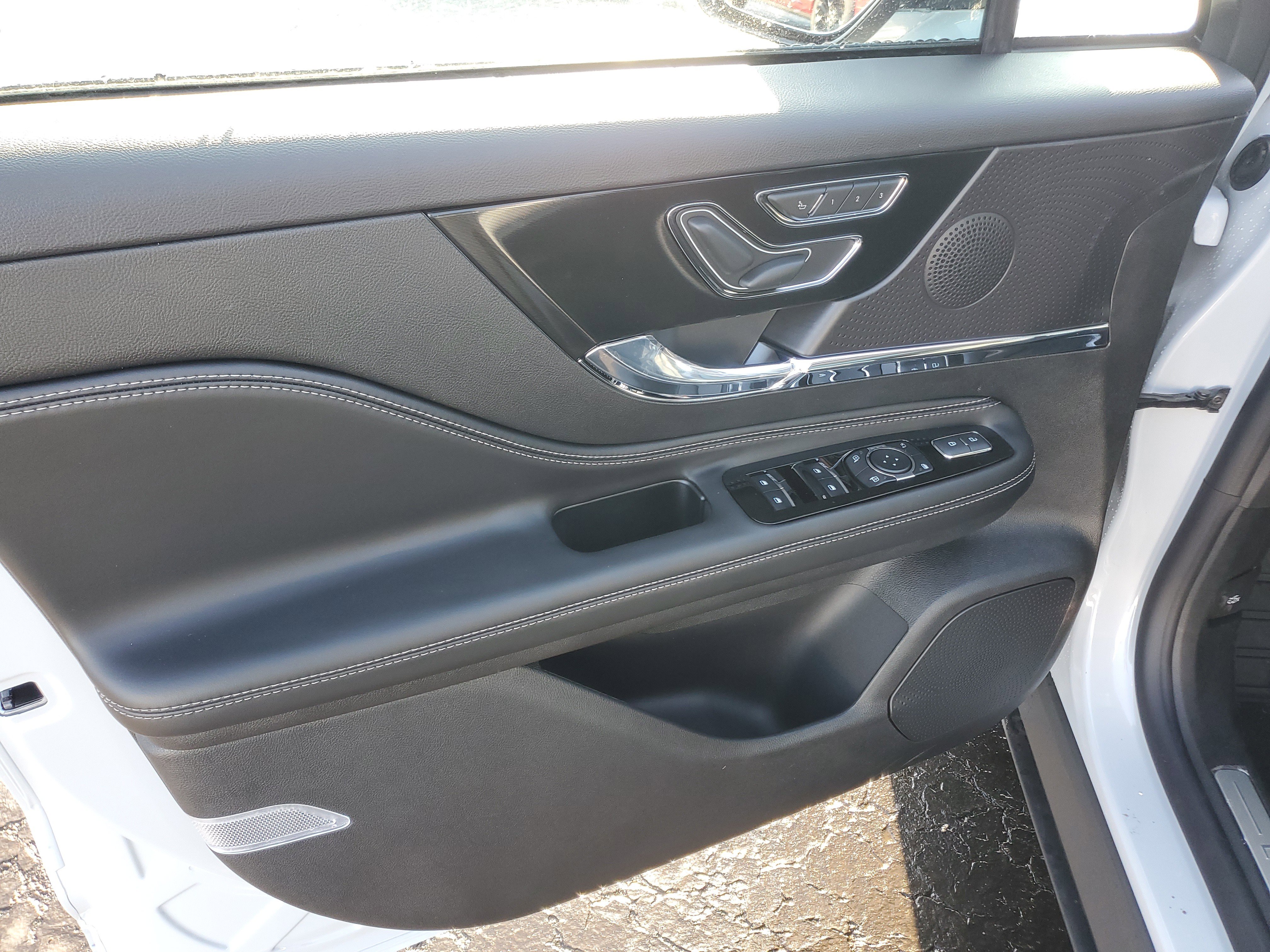 New 2026 Lincoln Corsair Premiere image 8