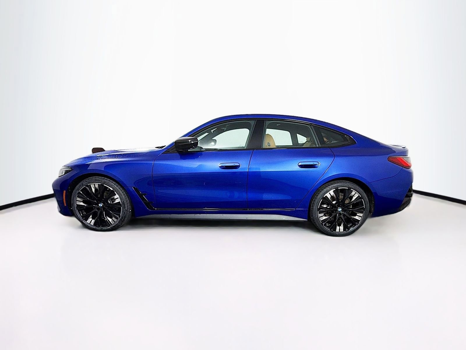 Used 2025 BMW 430i xDrive w/ M Sport Package image 4