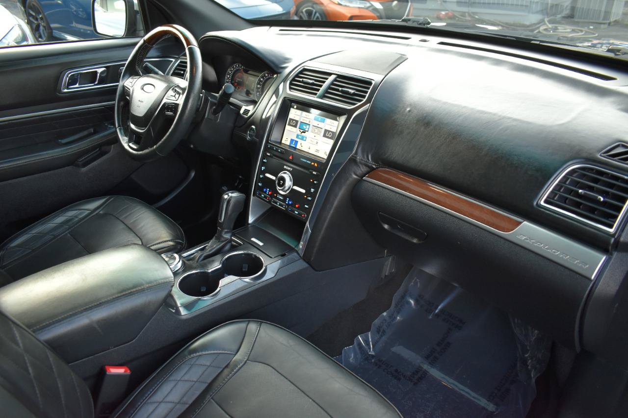 Used 2019 Ford Explorer Platinum AWD/4WD image 13