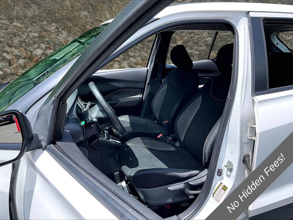 Used 2020 Nissan Kicks S FWD image 21