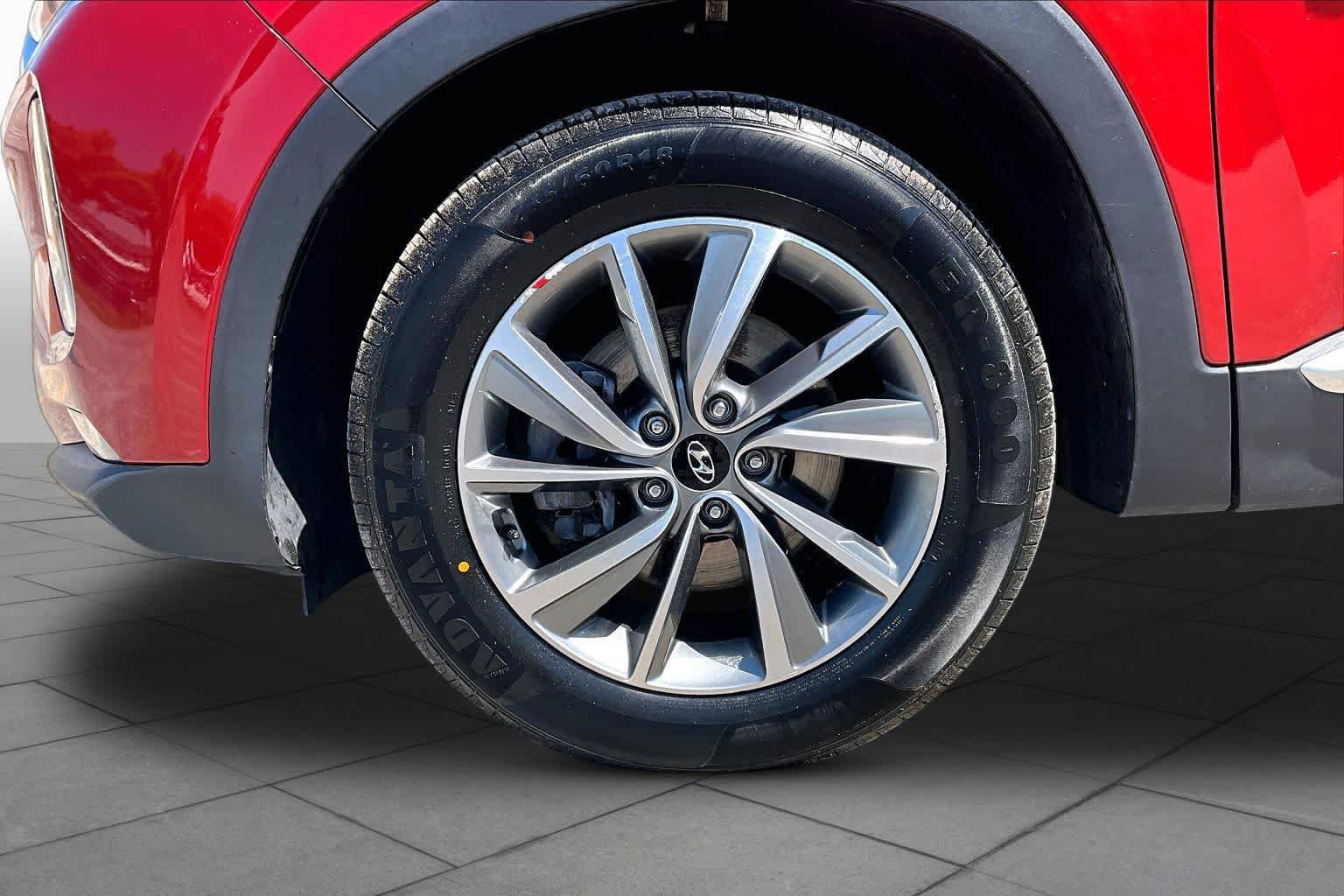 Used 2020 Hyundai Santa Fe SEL w/ Convenience Package AWD/4WD image 11