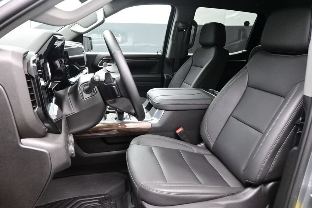 Used 2026 Chevrolet Silverado 1500 RST AWD/4WD image 9
