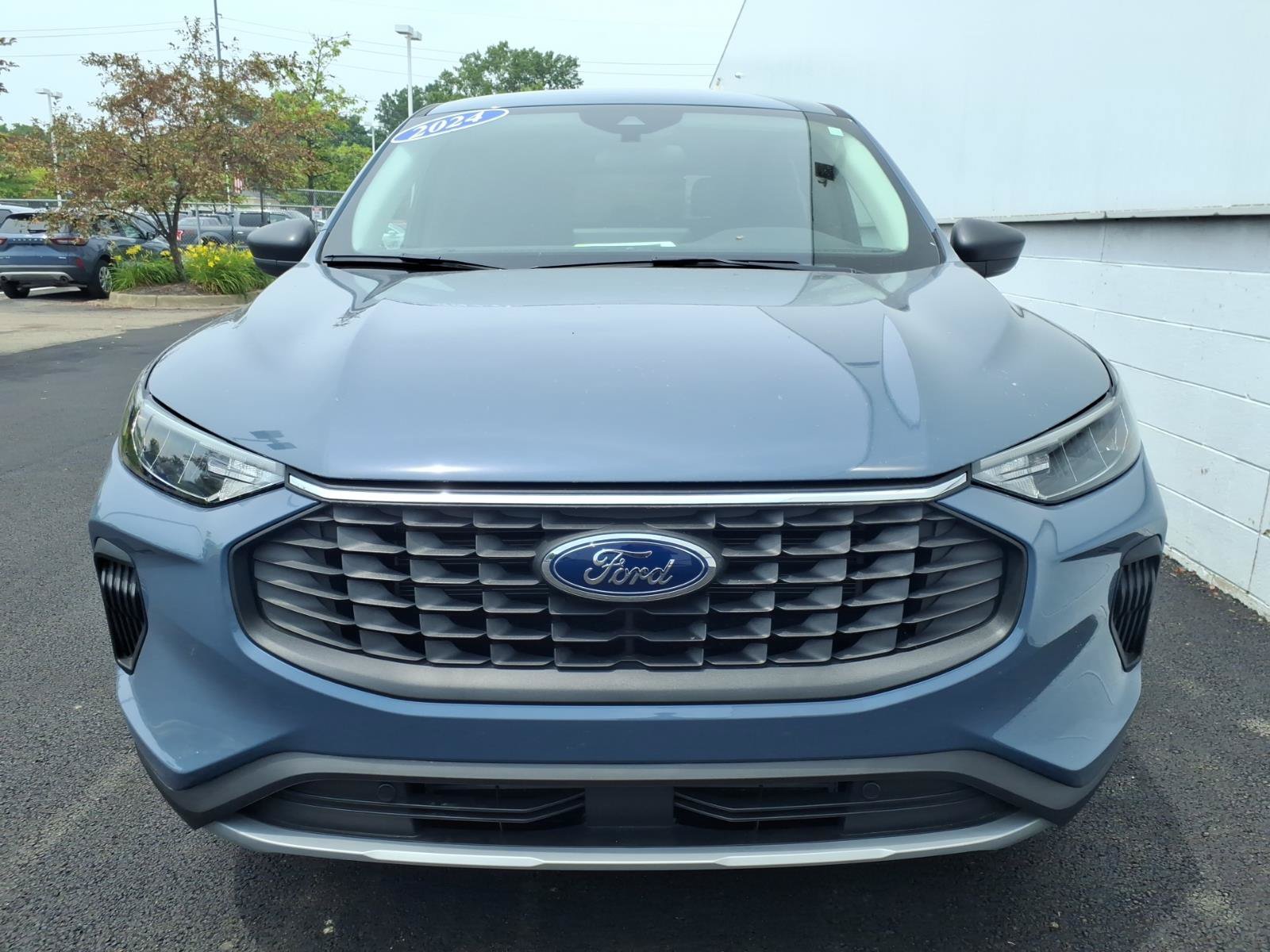 Used 2024 Ford Escape Active w/ Tech Pack #1 AWD/4WD image 2
