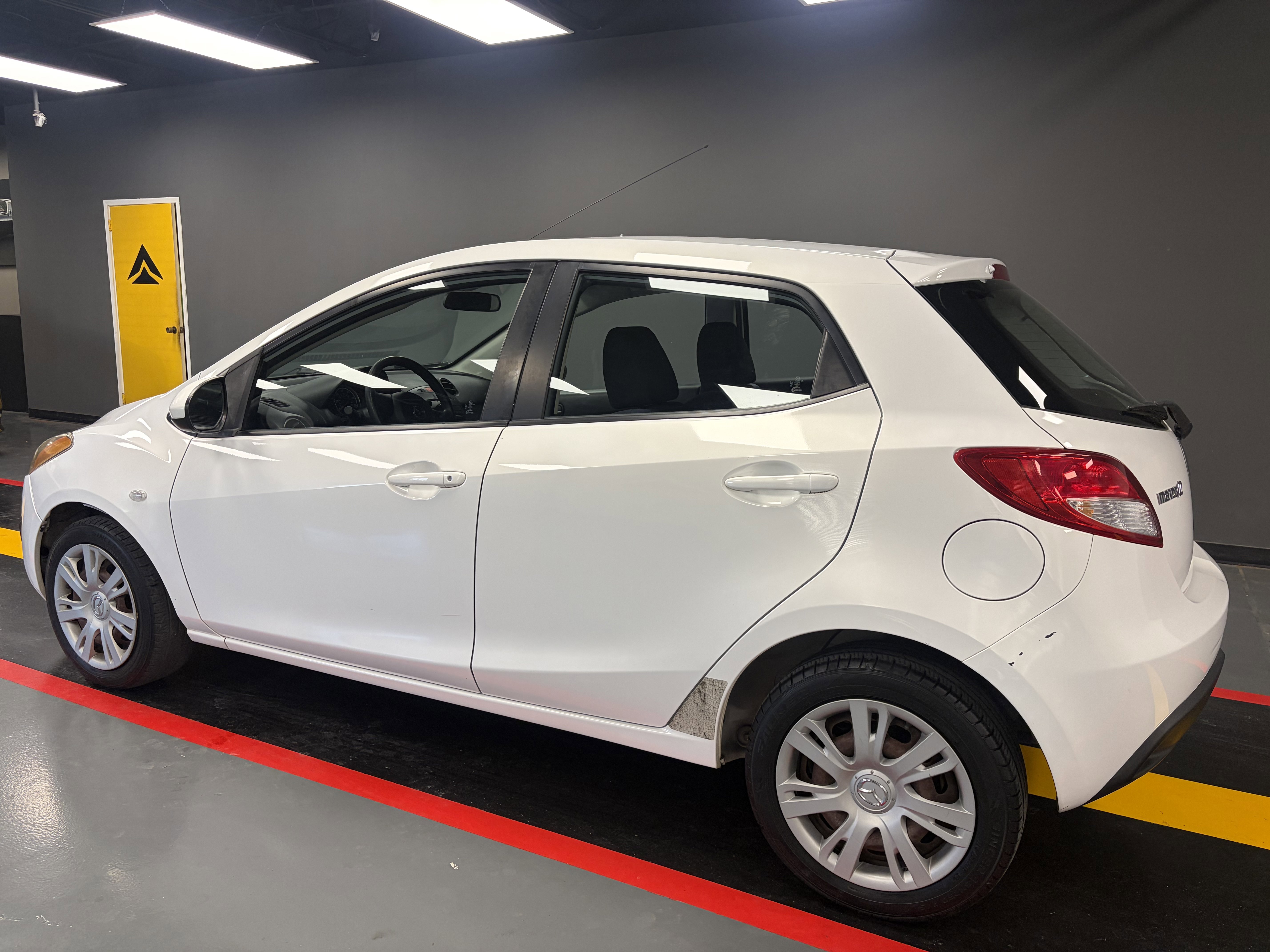 Used 2012 MAZDA MAZDA2 Sport FWD image 3